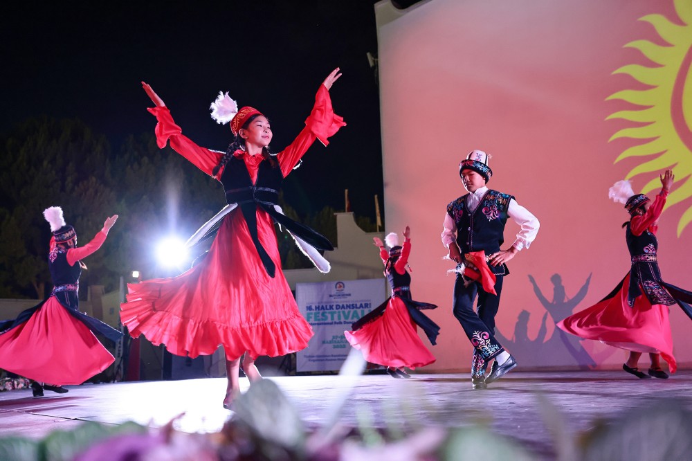 denizli buyuksehir belediyesi tarafindan duzenlenen uluslararasi halk danslari festivali basliyor